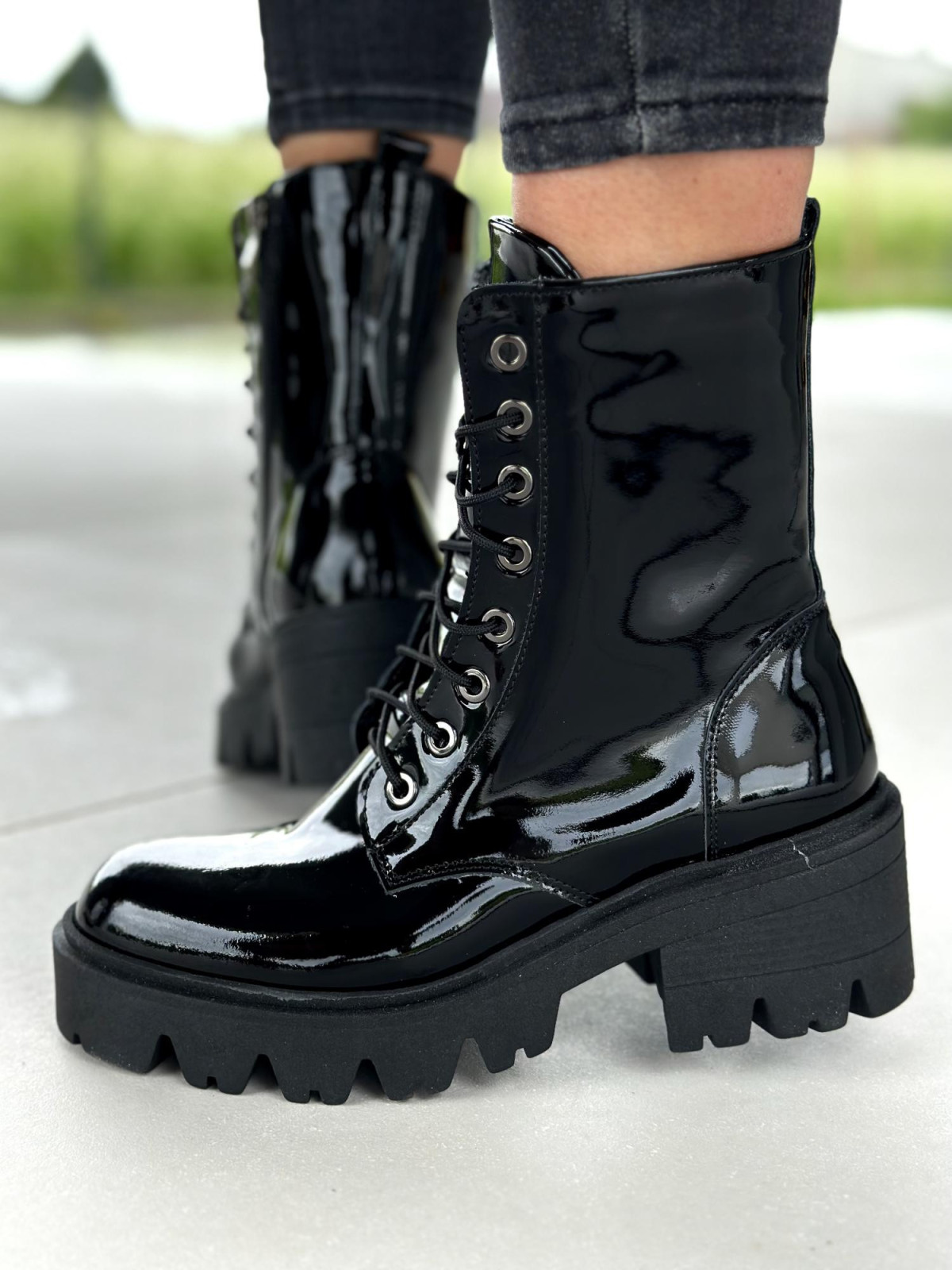 Czarne trapery damskie skórzane