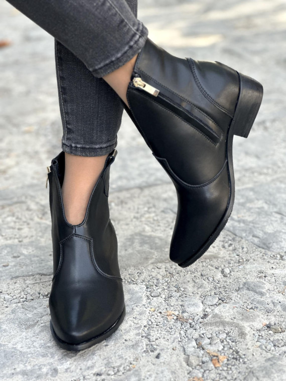Czarne botki OLEKSY ze skóry naturalnej Polskiej produkcji