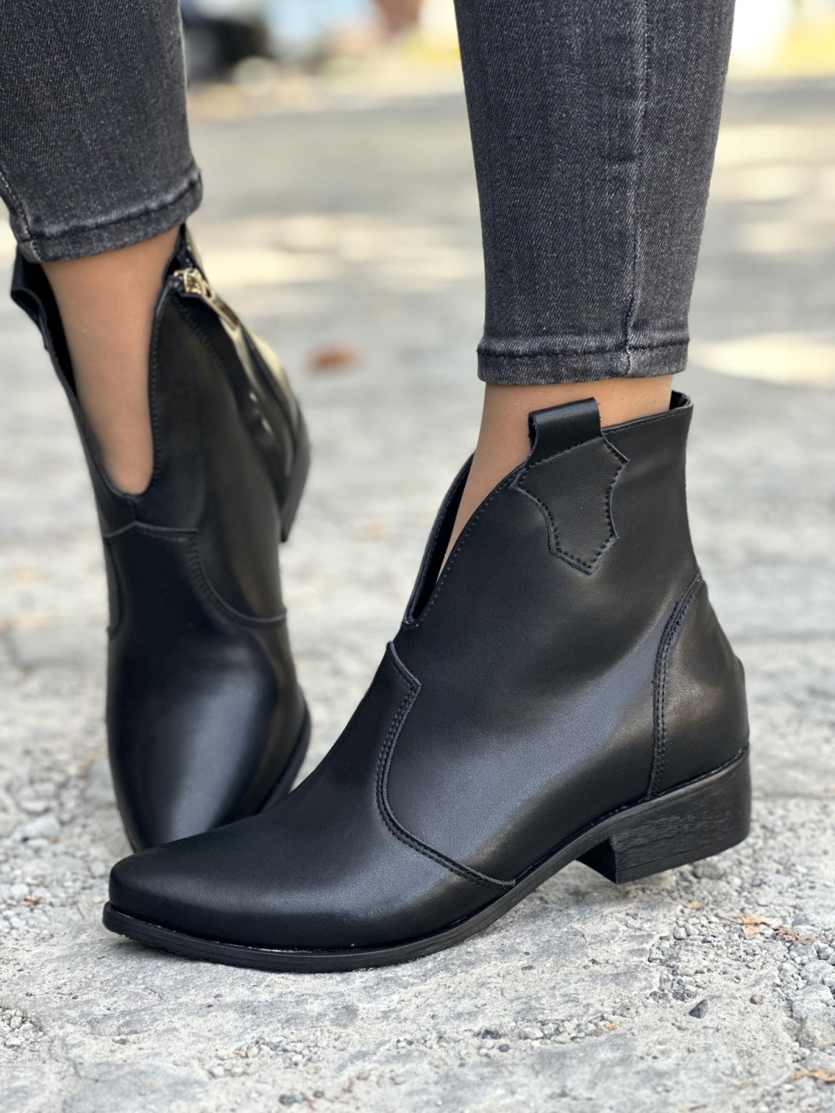 Czarne botki OLEKSY ze skóry naturalnej Polskiej produkcji