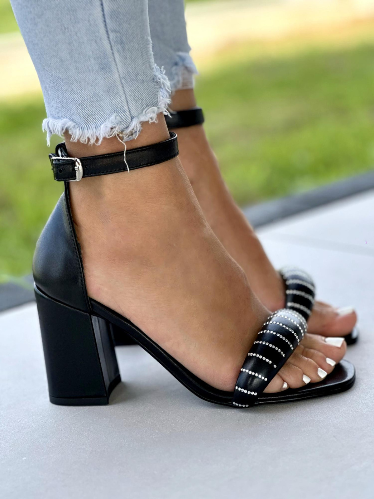 Czarne sandały damskie skórzane
