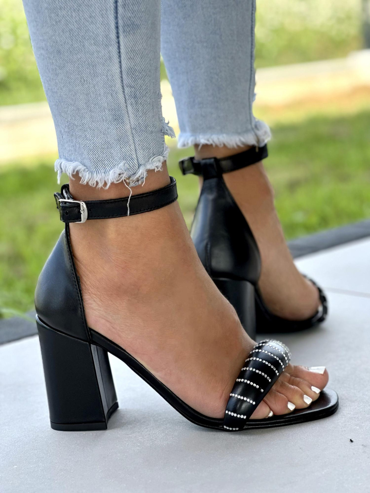 Czarne sandały damskie skórzane