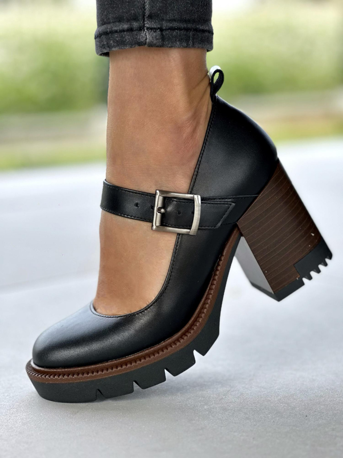 Czarne półbuty damskie skórzane