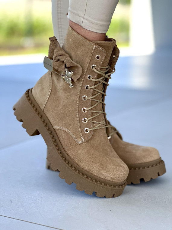 Beżowe trapery damskie skórzane