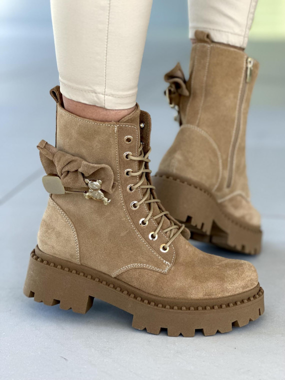 Beżowe trapery damskie skórzane