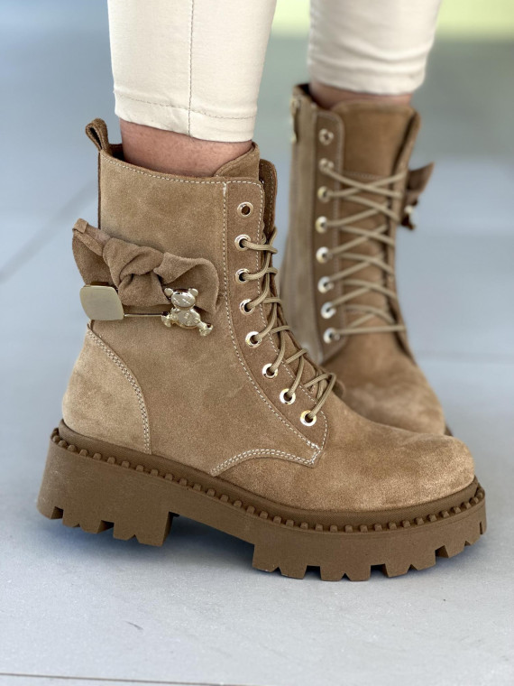 Beżowe trapery damskie skórzane