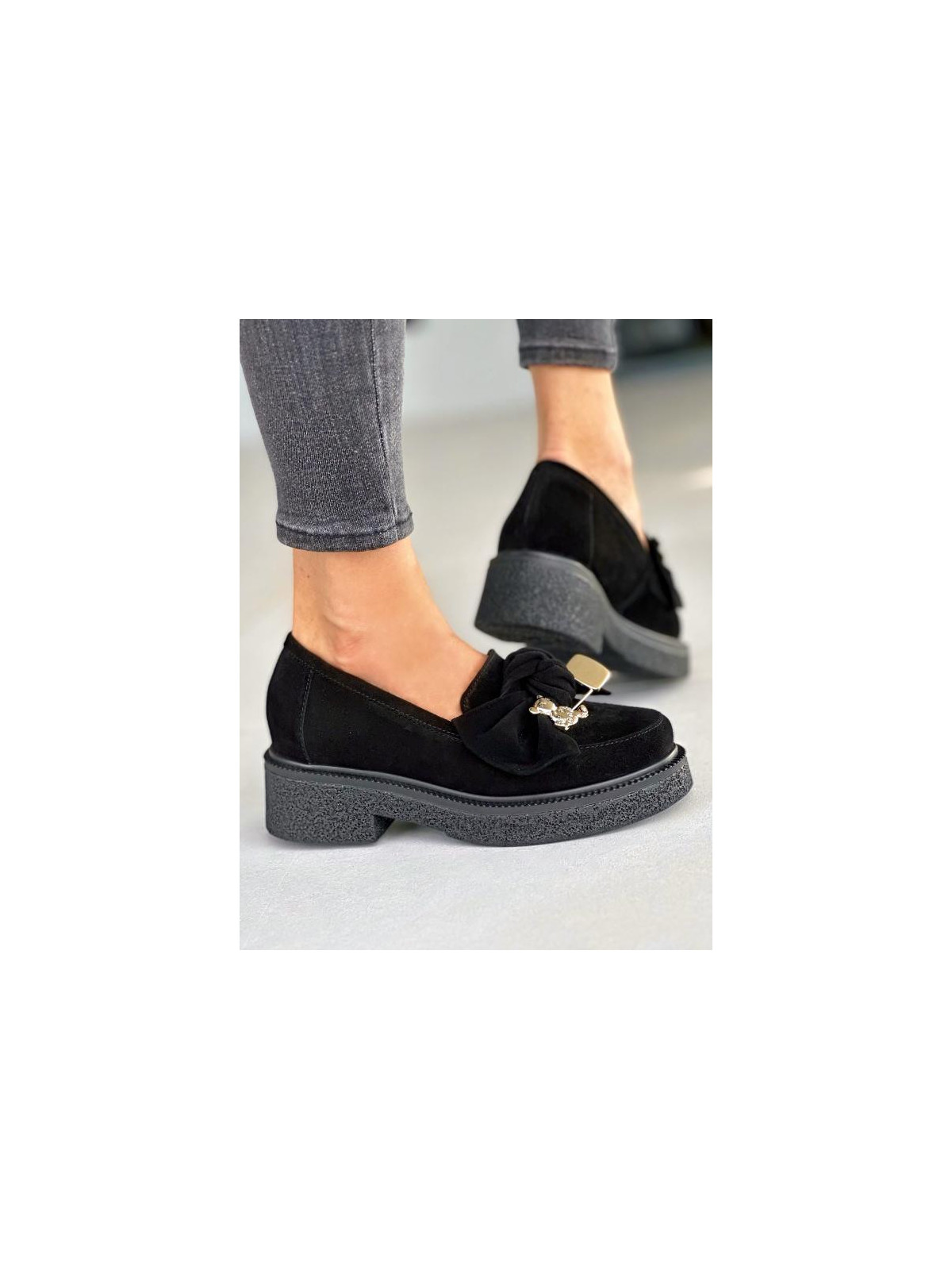 Czarne półbuty damskie skórzane