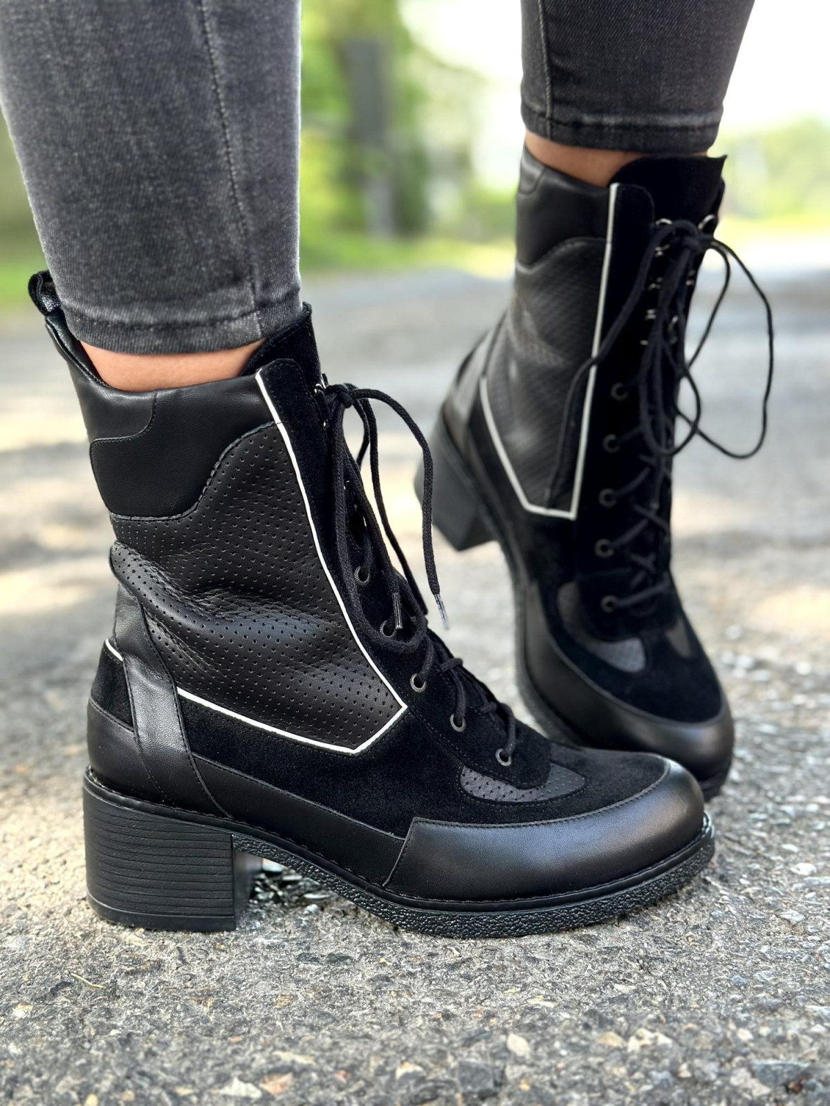 Czarne botki damskie skórzane