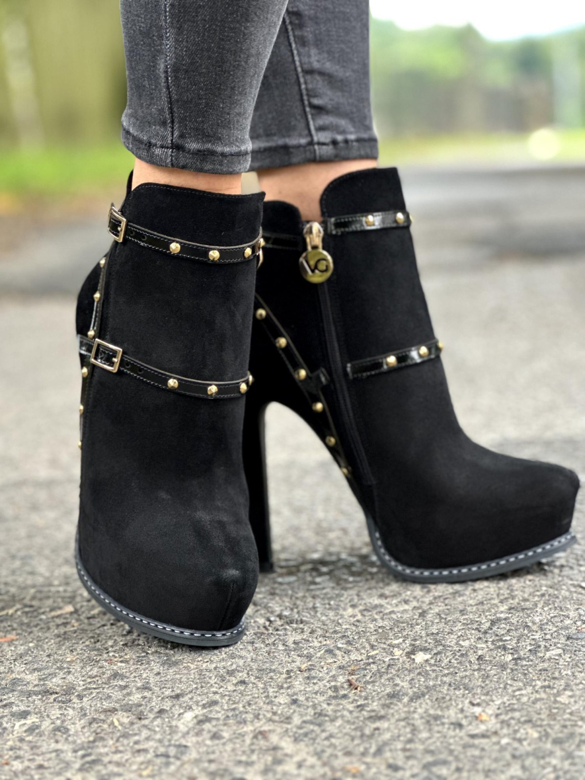 Czarne botki damskie skórzane