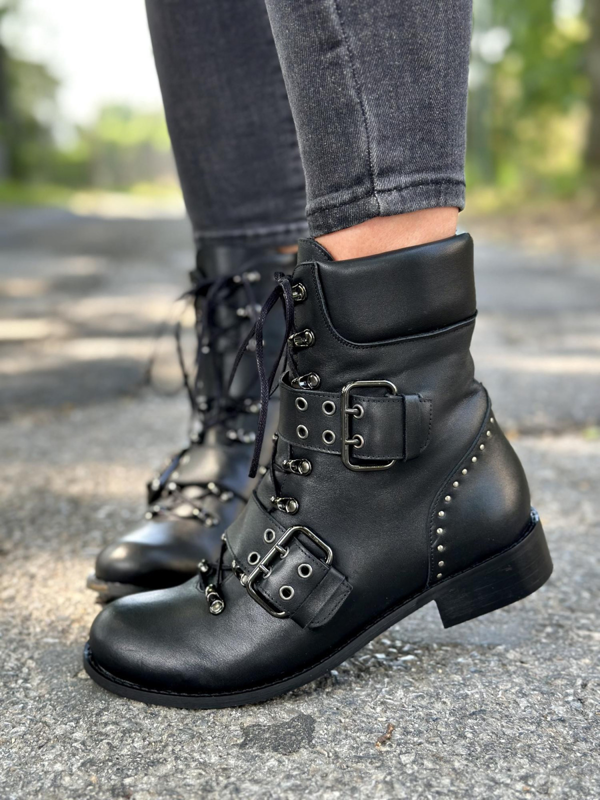 Czarne botki damskie skórzane