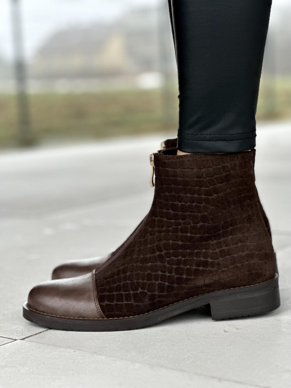 Brązowe botki damskie ze skóry naturalnej welurowej i licowej