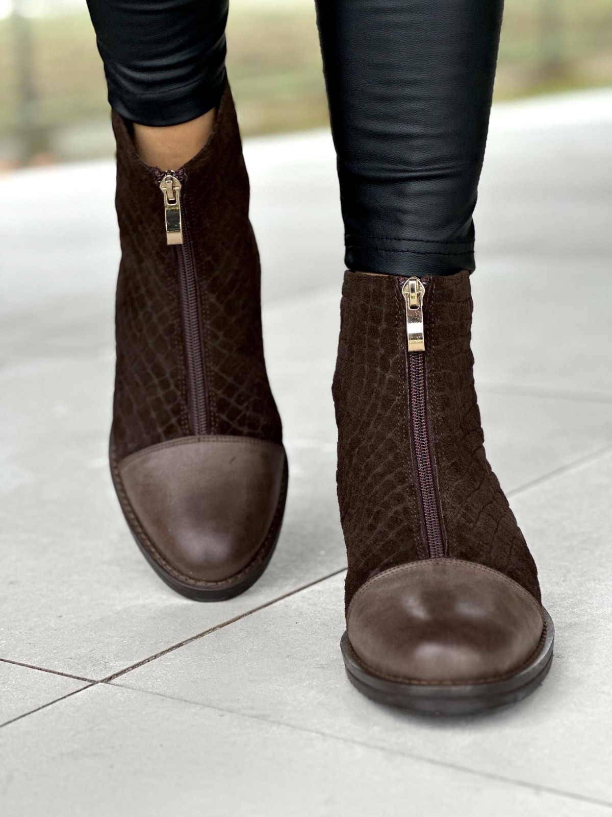 Brązowe botki damskie ze skóry naturalnej welurowej i licowej