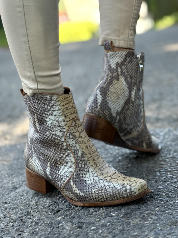 Wielokolorowe botki damskie skórzane