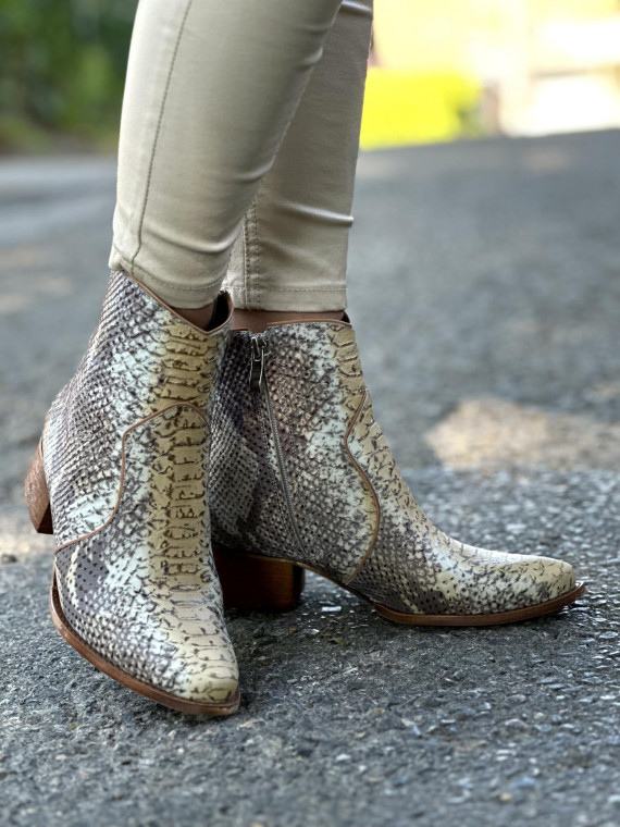 Wielokolorowe botki damskie skórzane