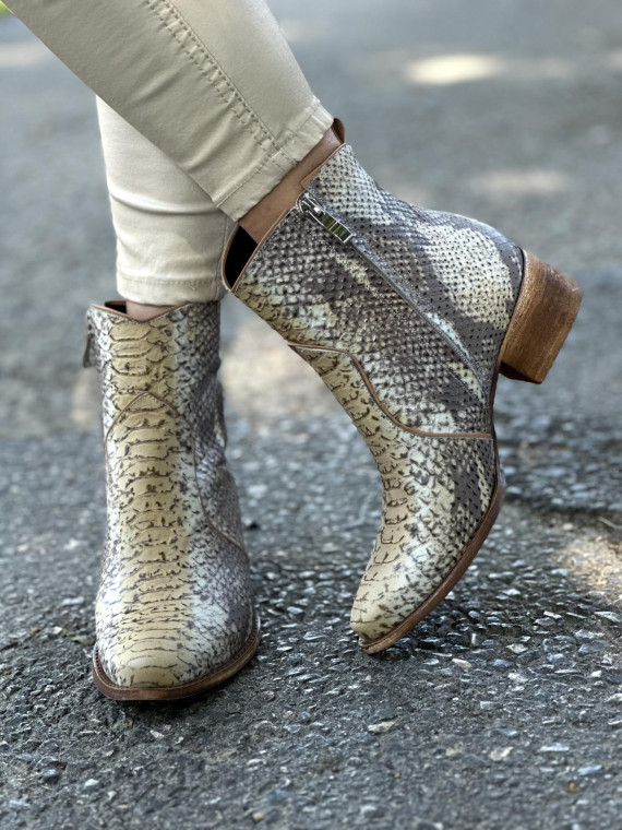 Wielokolorowe botki damskie skórzane