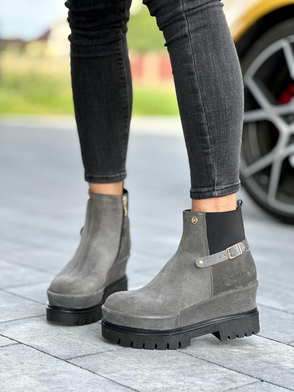 Szare botki damskie skórzane