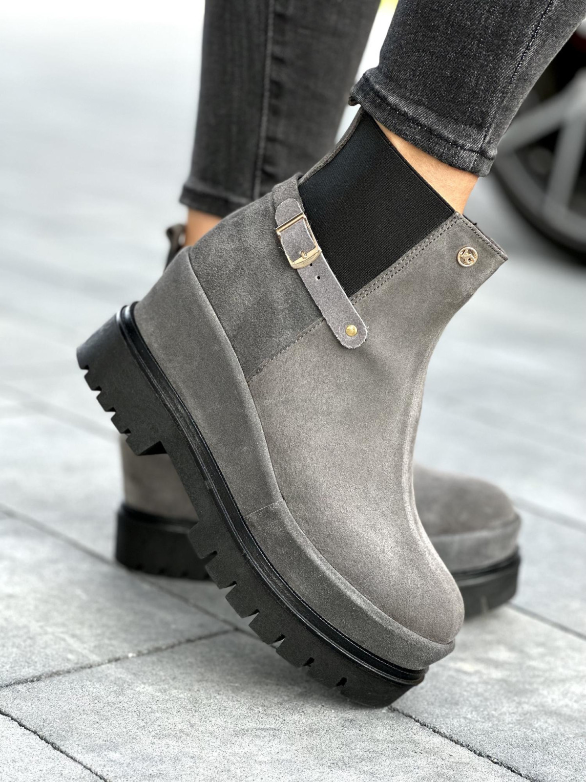 Szare botki damskie skórzane