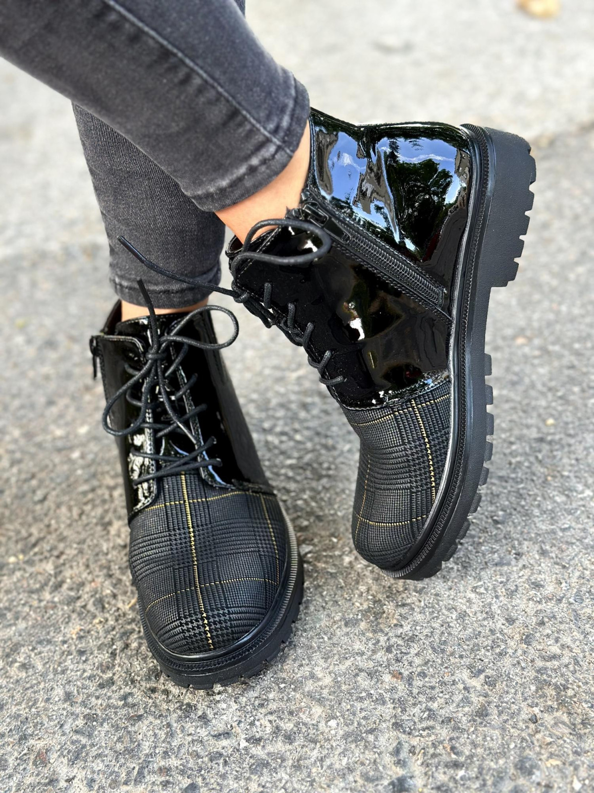 Czarne botki damskie skórzane