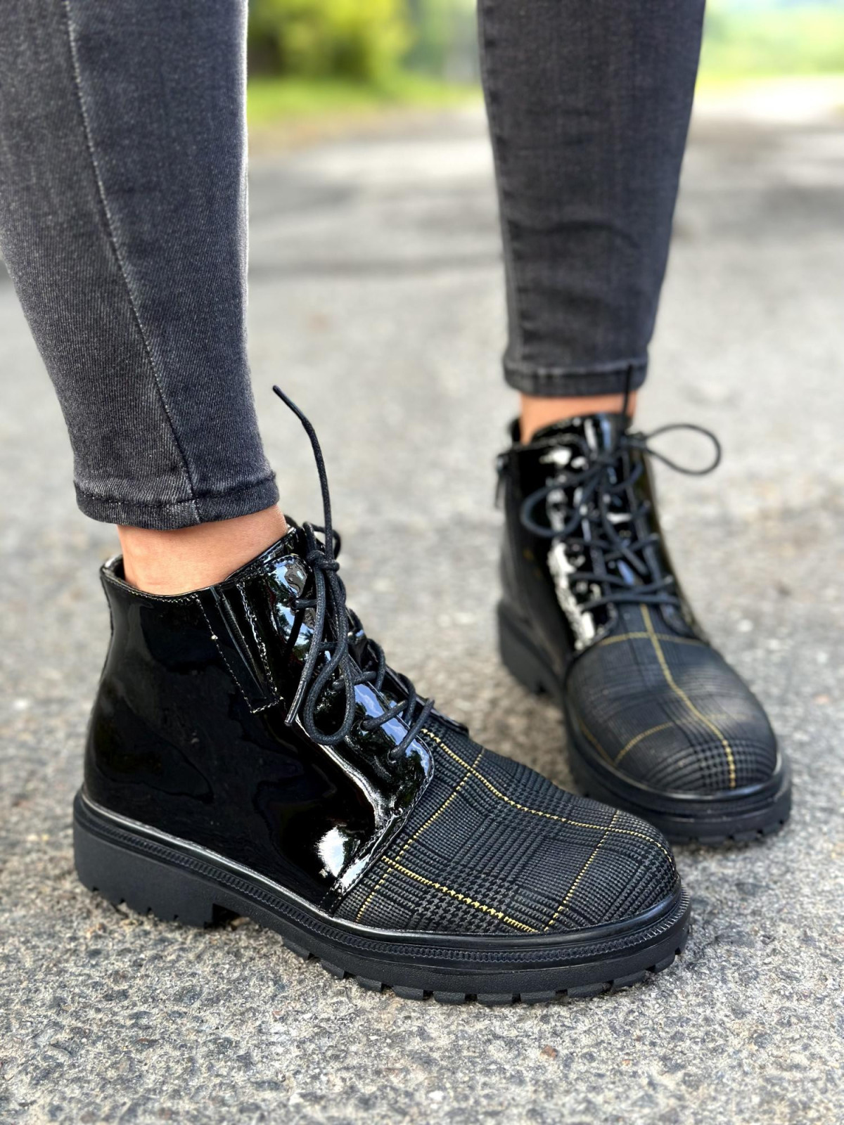 Czarne botki damskie skórzane