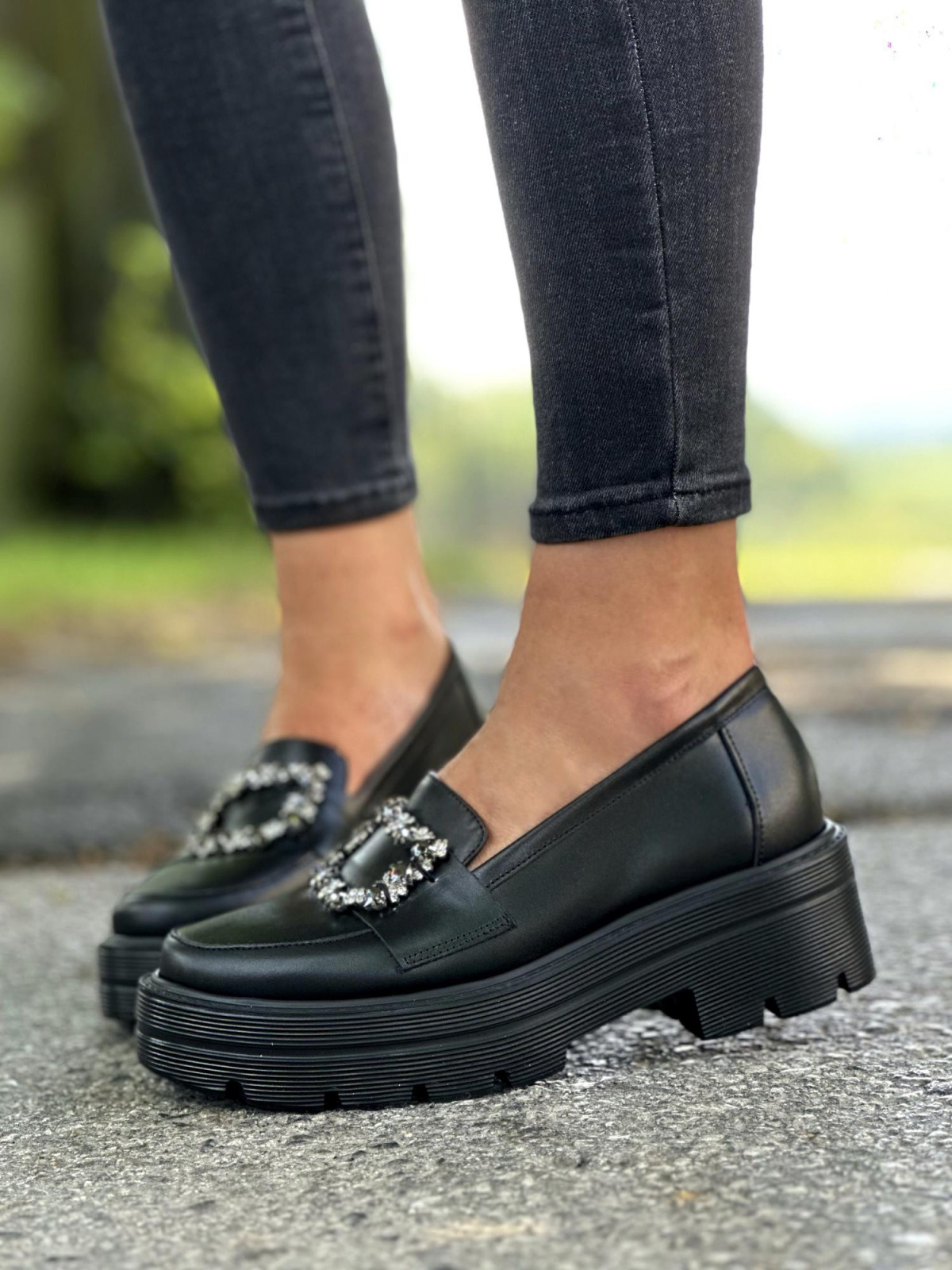 Czarne półbuty damskie skórzane