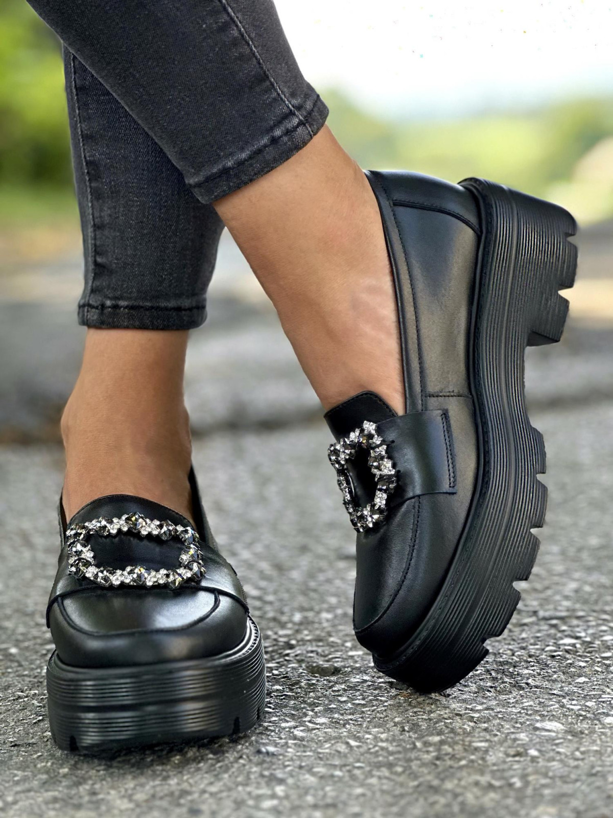 Czarne półbuty damskie skórzane