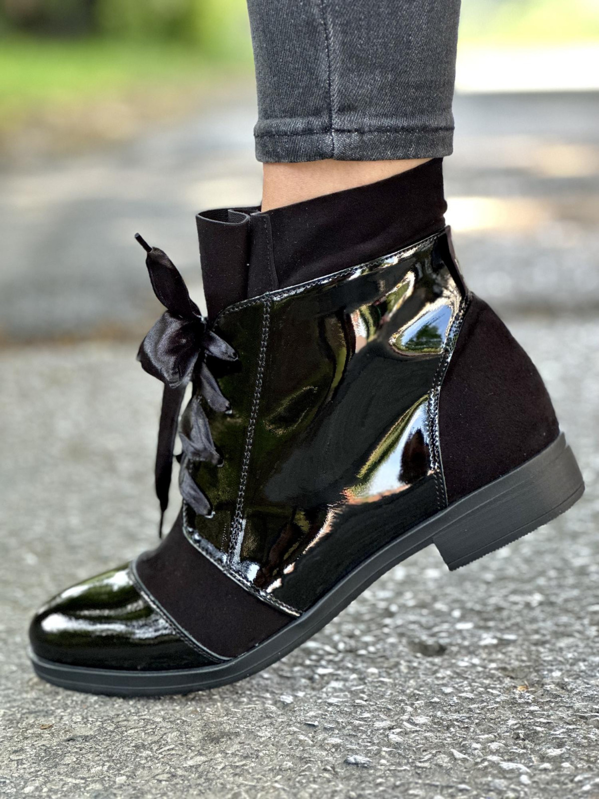 Czarne botki damskie skórzane