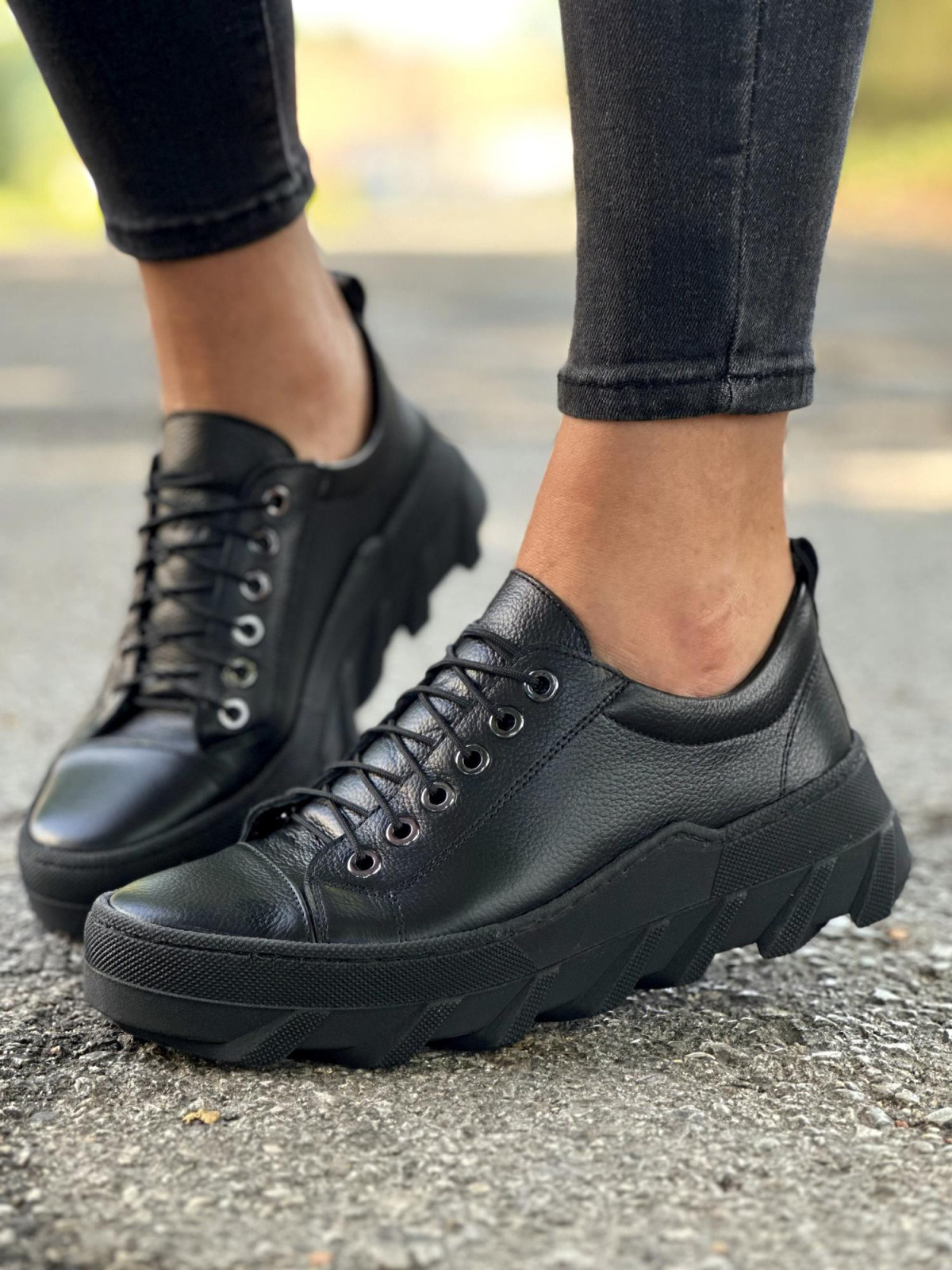 Czarne trampki damskie skórzane