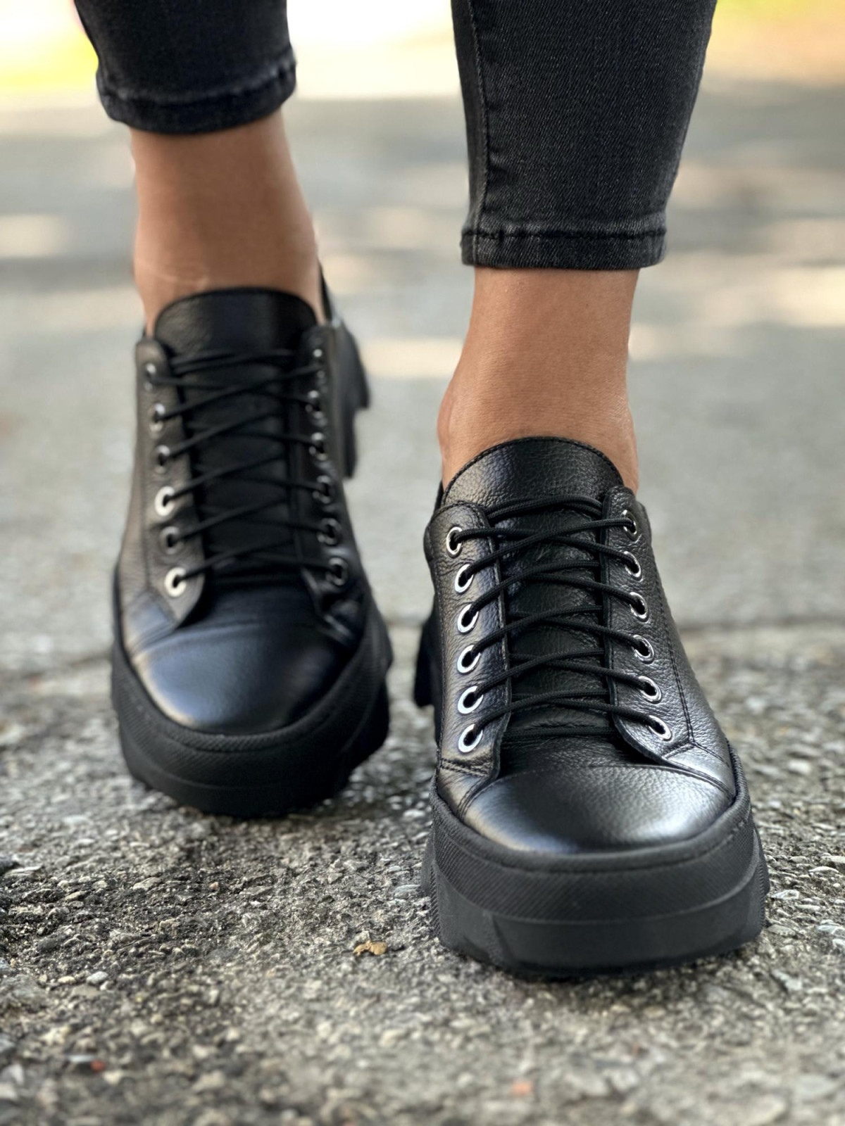 Czarne trampki damskie skórzane