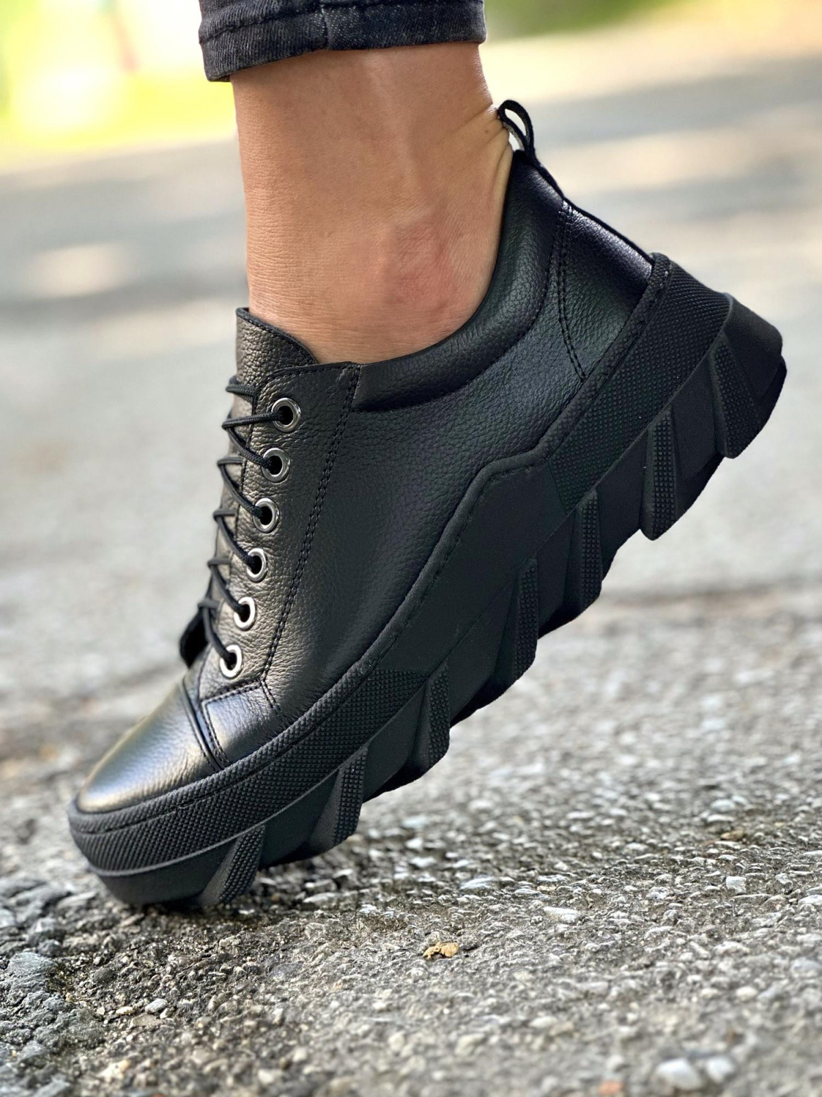 Czarne trampki damskie skórzane