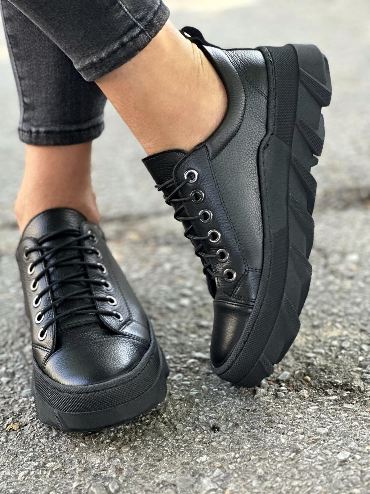 Czarne trampki damskie skórzane