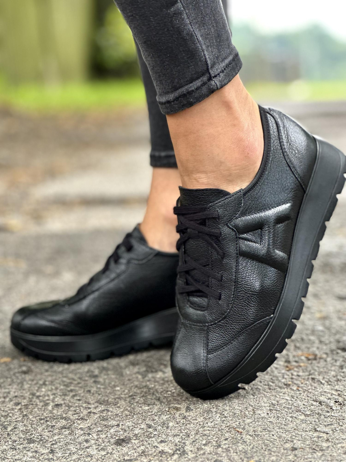 Czarne trampki damskie skórzane