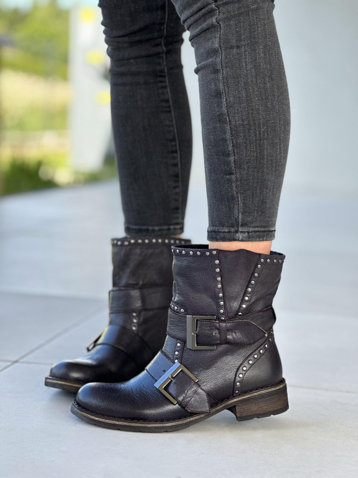 Granatowe botki damskie skórzane