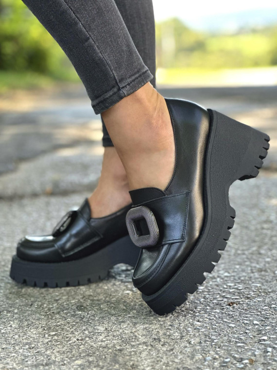 Czarne półbuty damskie skórzane