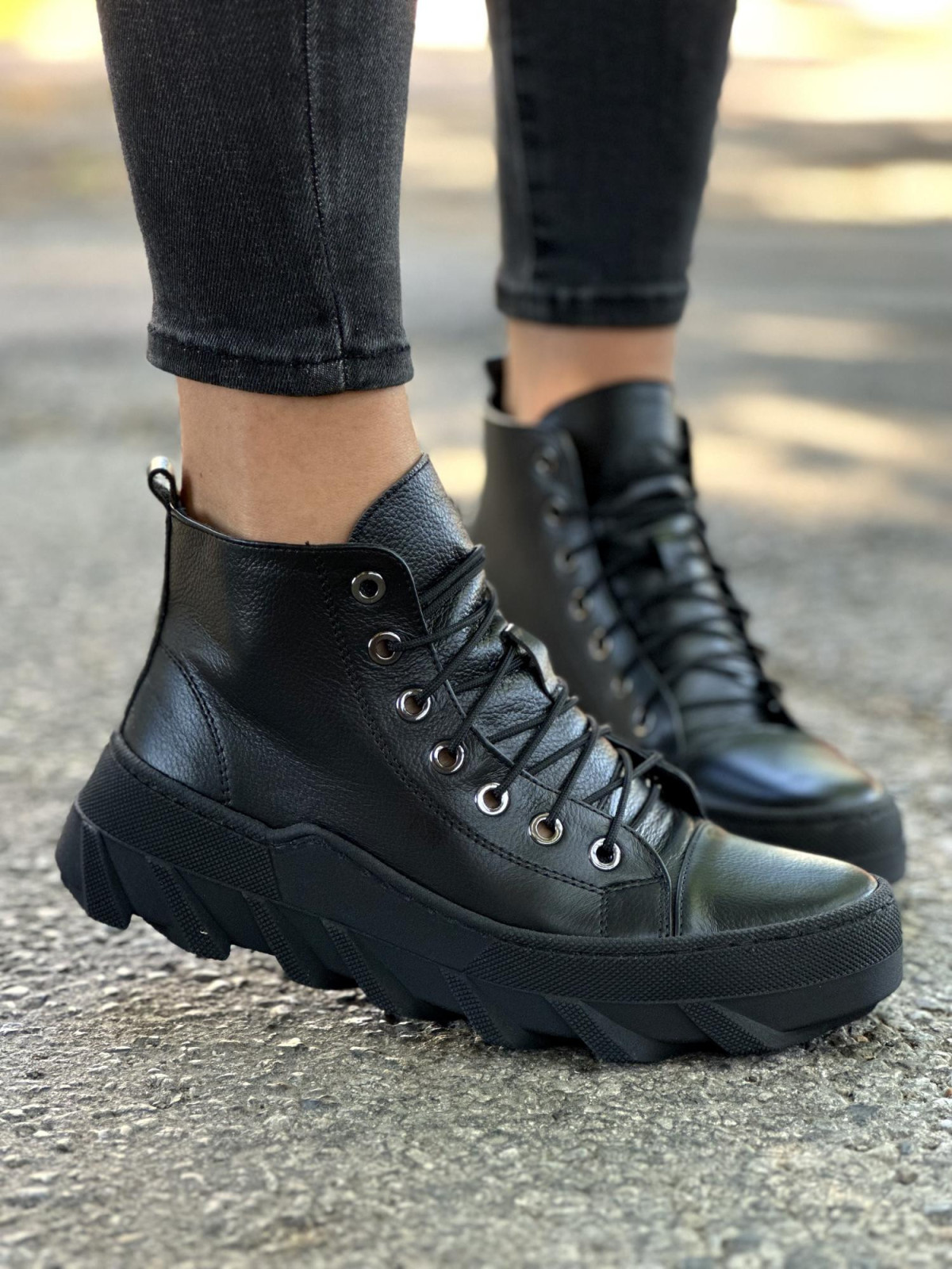 Czarne trampki damskie skórzane