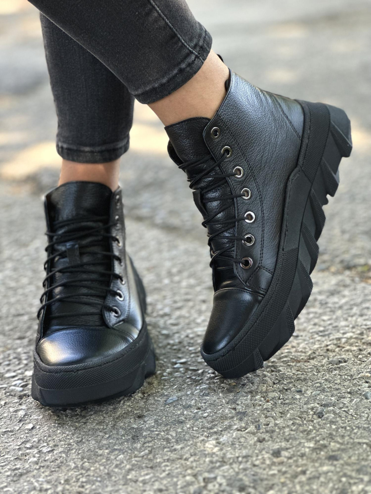 Czarne trampki damskie skórzane