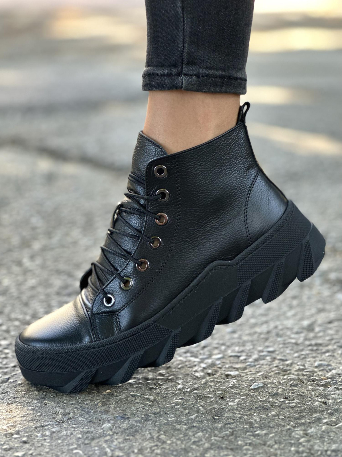 Czarne trampki damskie skórzane