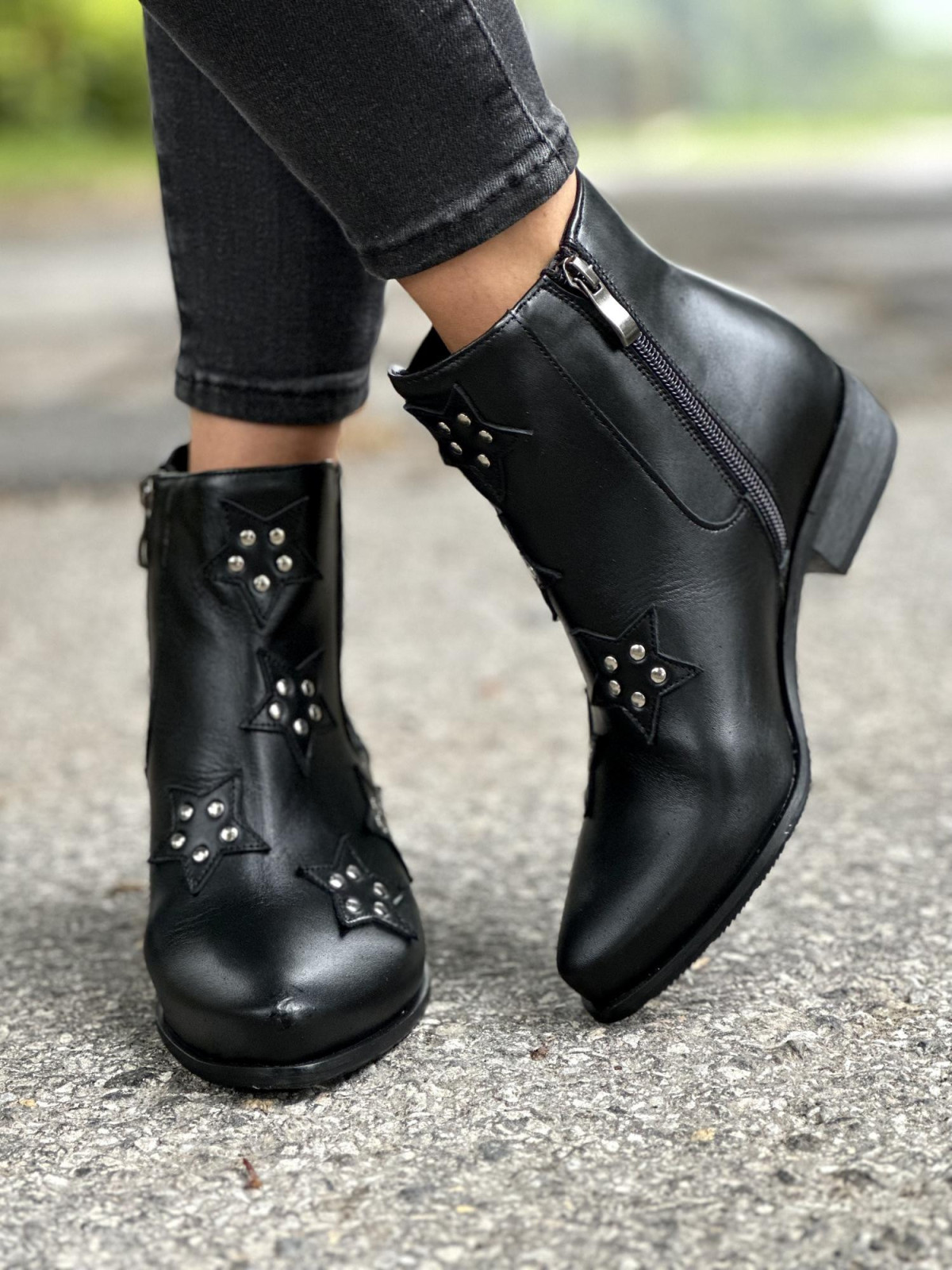 Czarne botki damskie skórzane