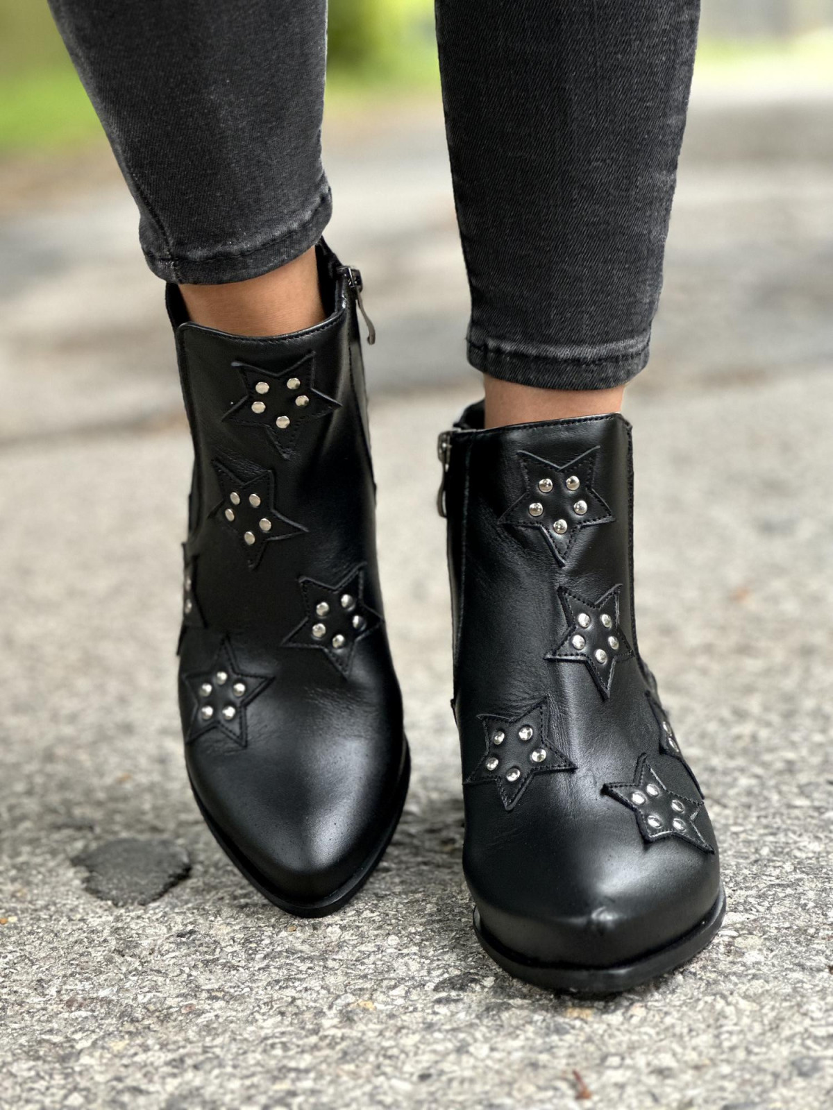 Czarne botki damskie skórzane