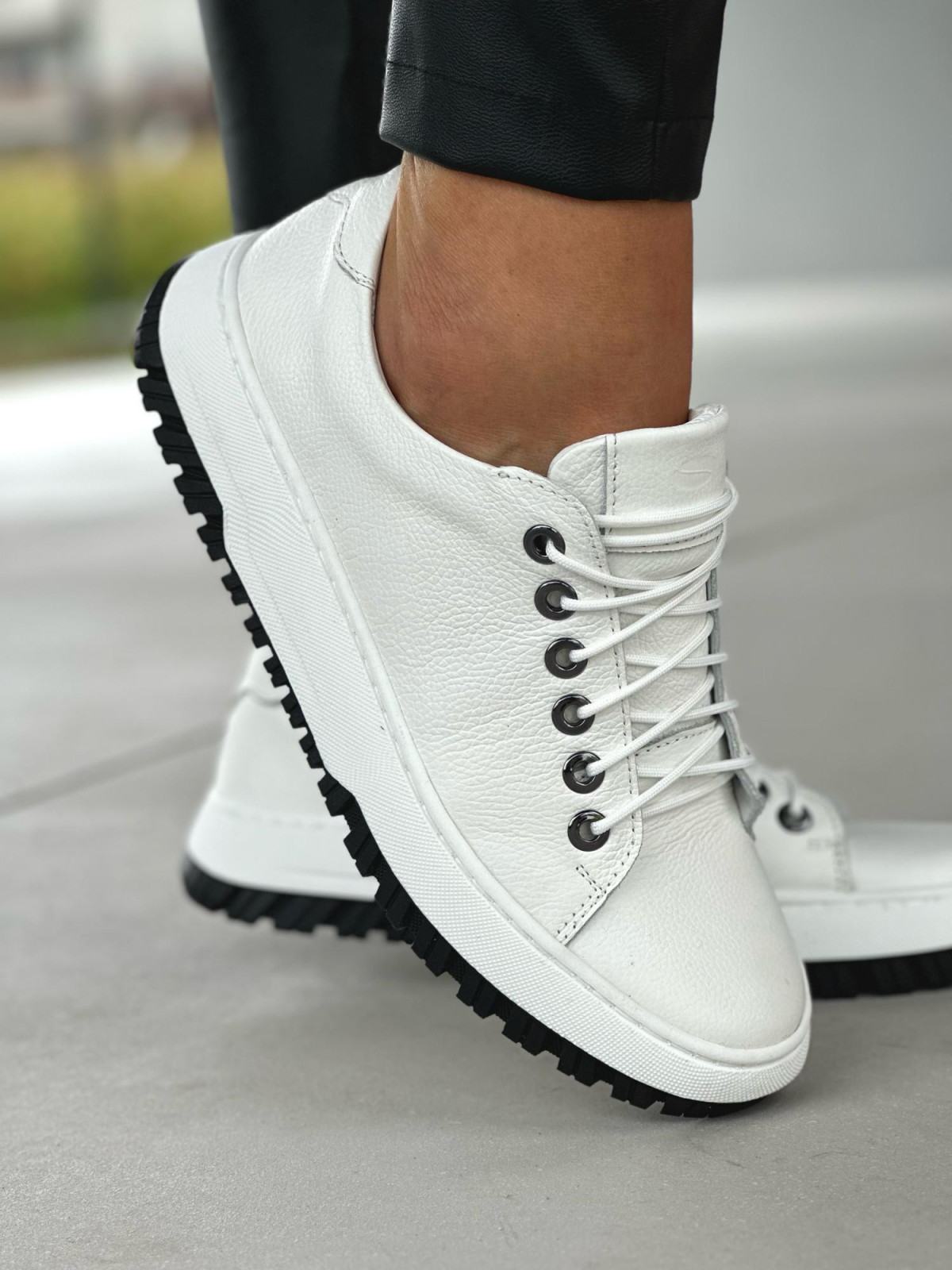 Białe trampki damskie  skórzane