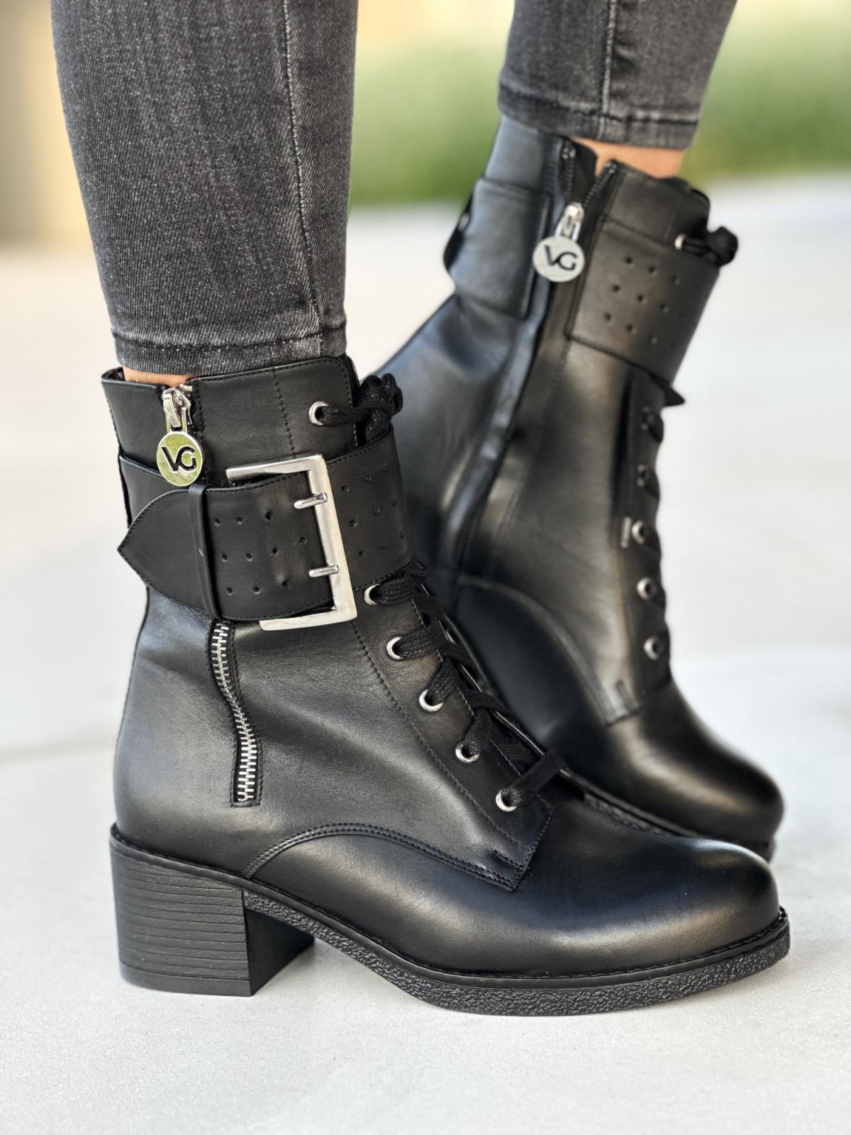 Czarne botki damskie skórzane