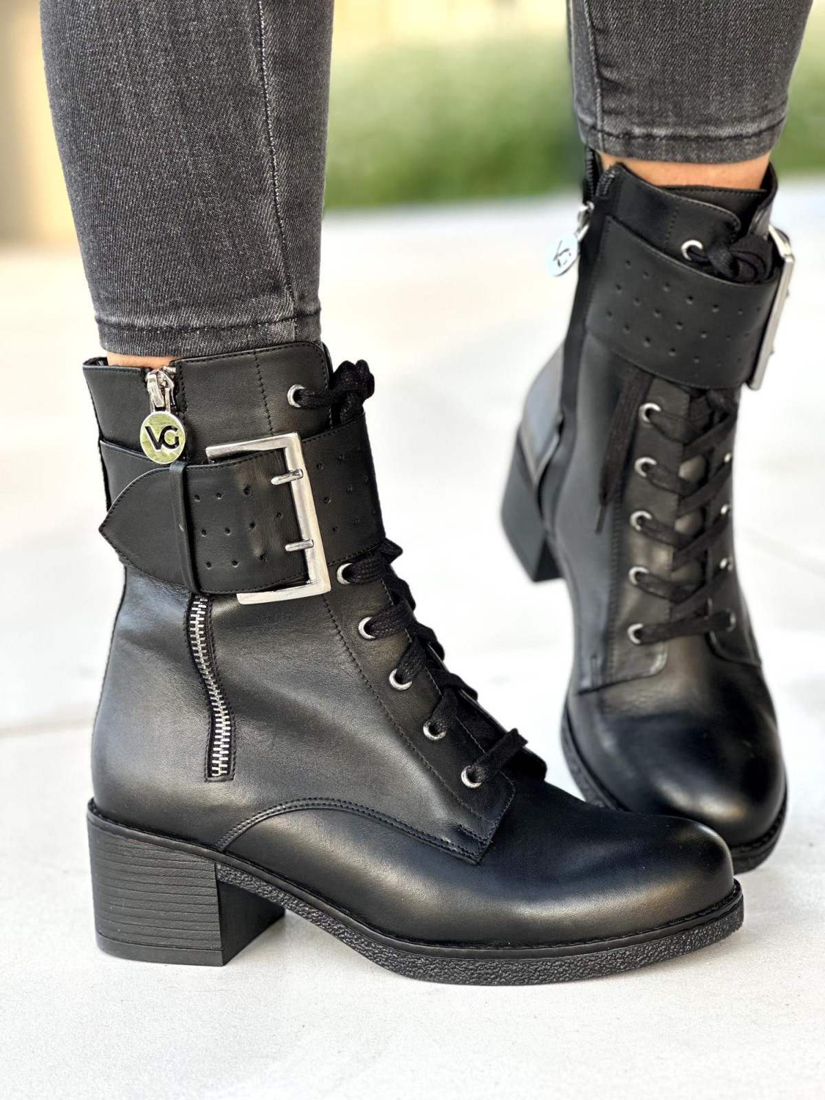 Czarne botki damskie skórzane