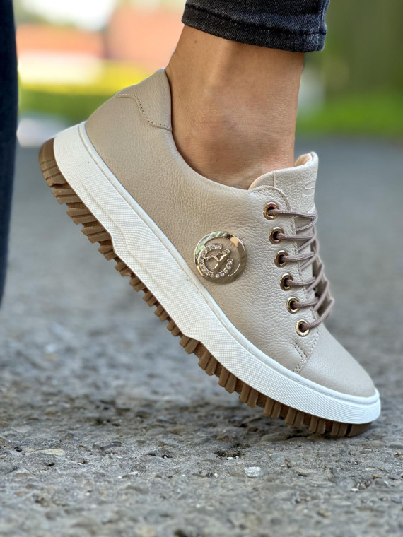 Beżowe trampki damskie skórzane