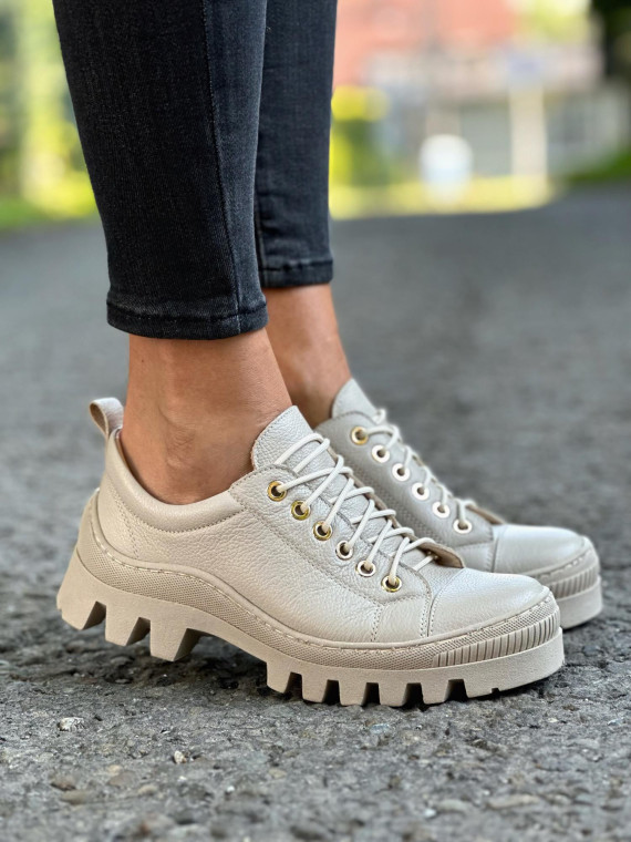 Beżowe trapery damskie skórzane