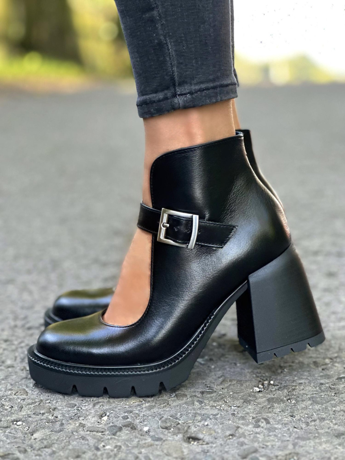 Czarne półbuty damskie skórzane