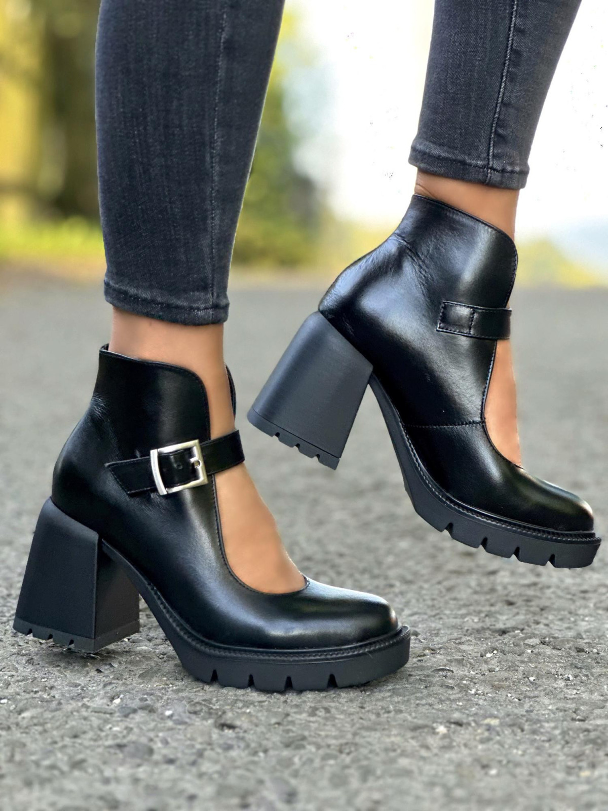 Czarne półbuty damskie skórzane