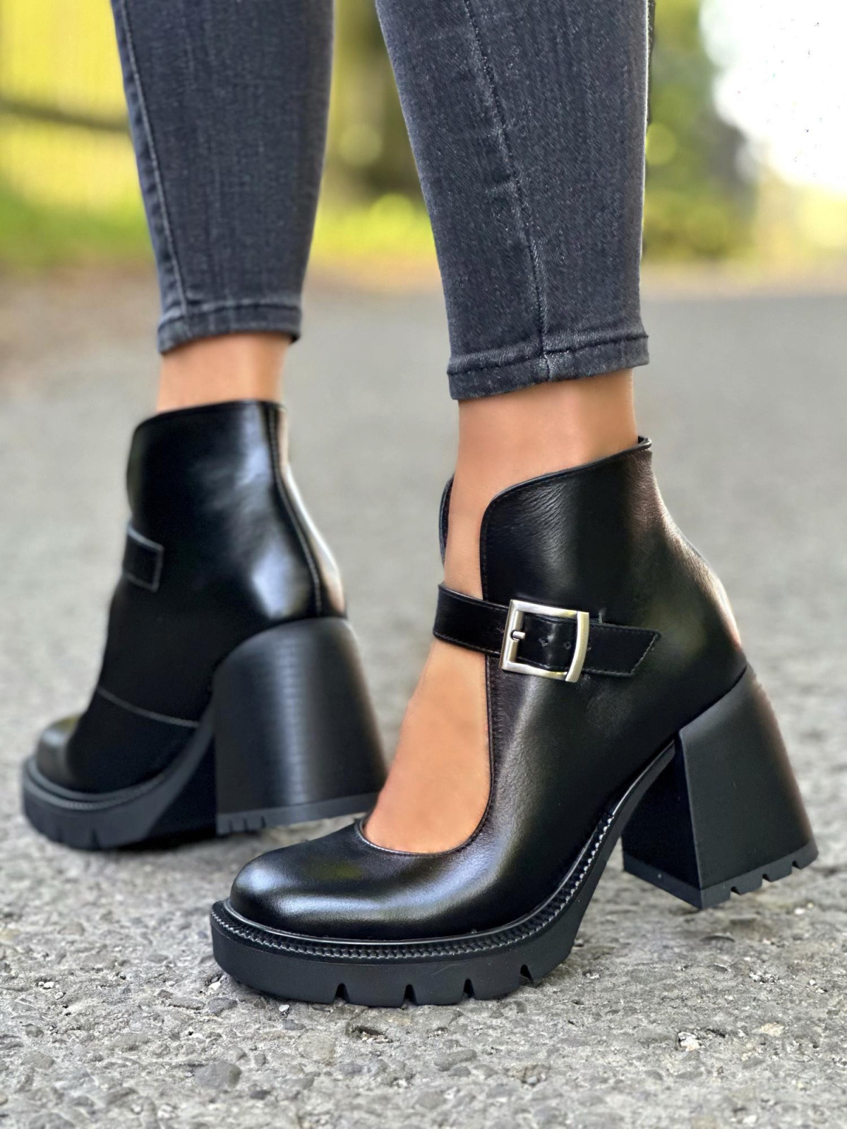 Czarne półbuty damskie skórzane