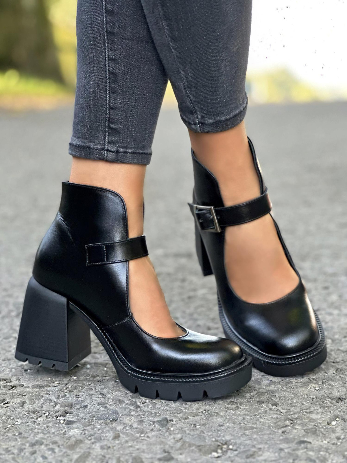 Czarne półbuty damskie skórzane