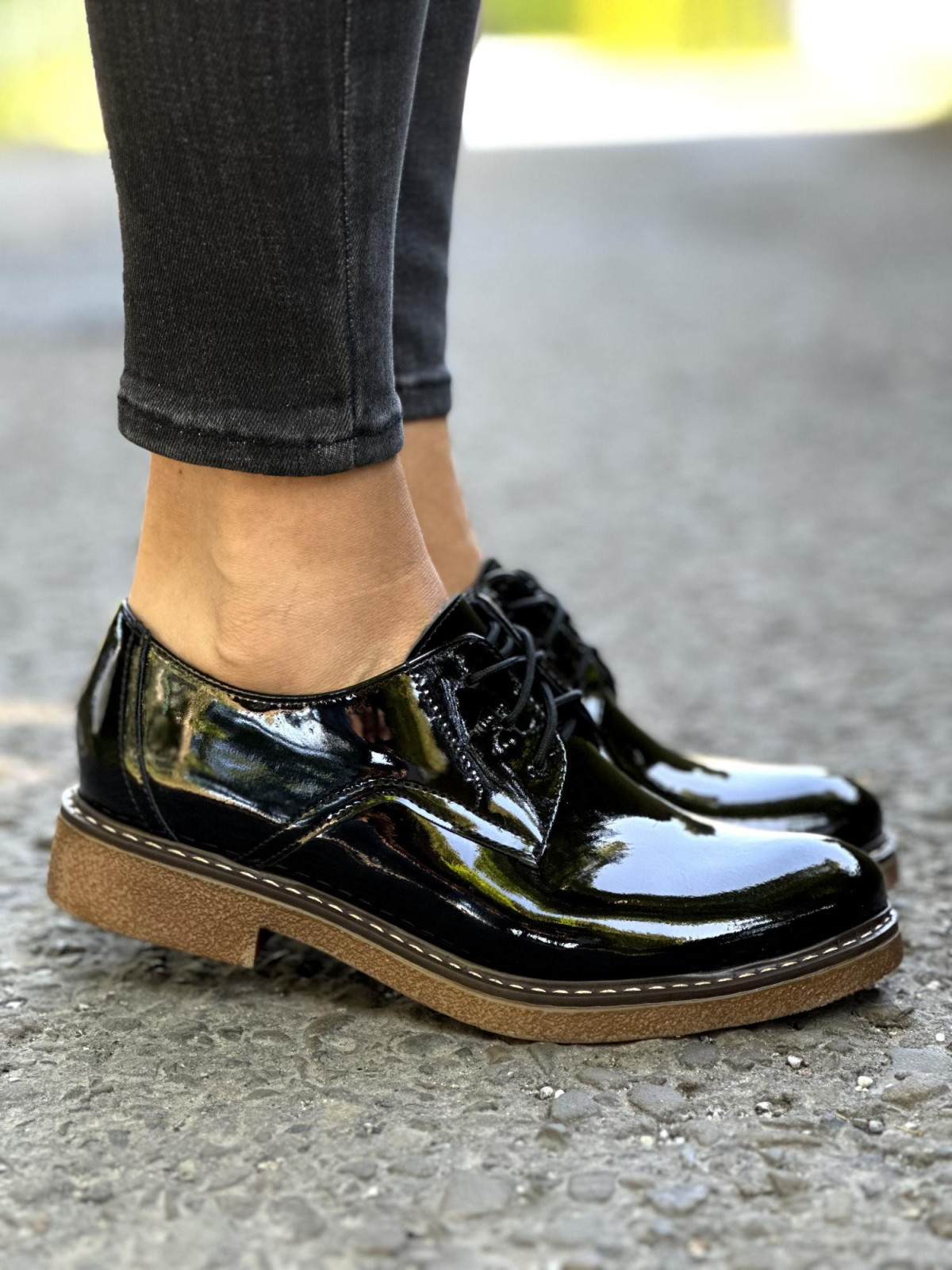 Czarne półbuty damskie skórzane