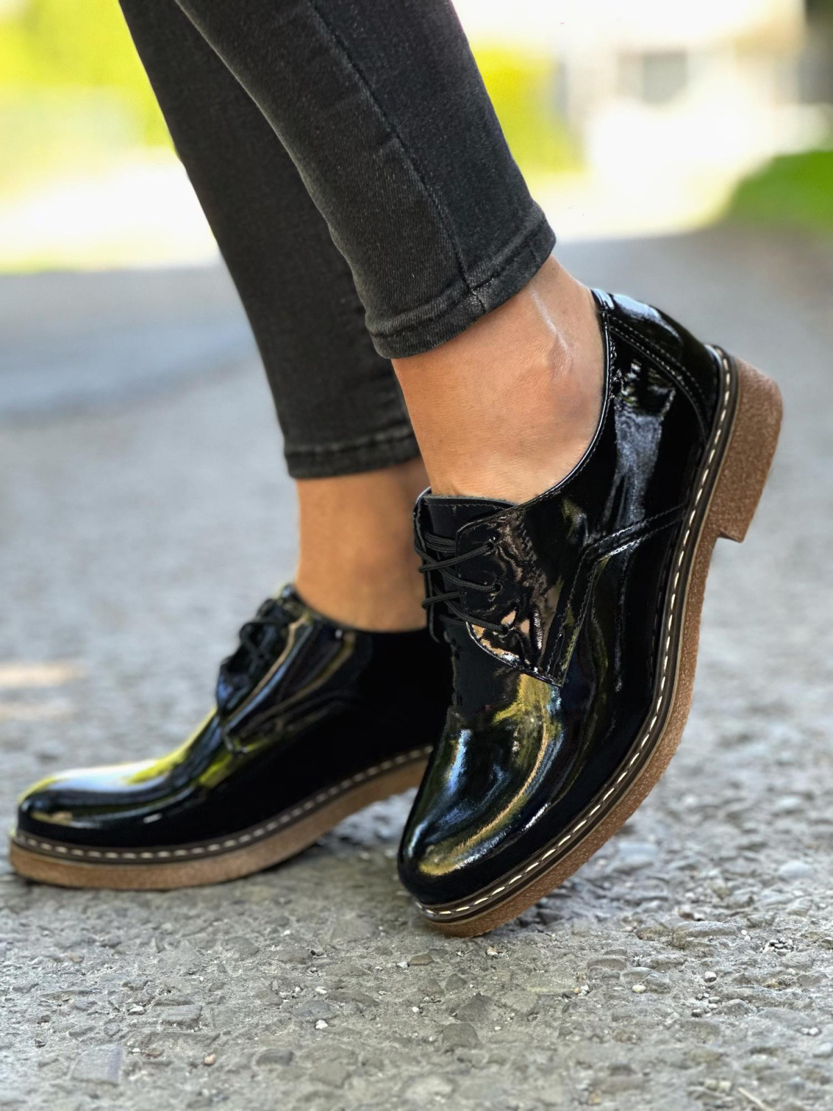 Czarne półbuty damskie skórzane