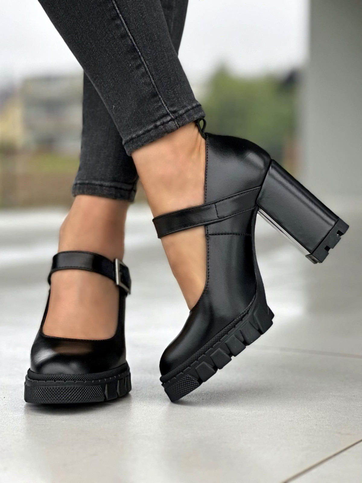 Czarne półbuty damskie skórzane