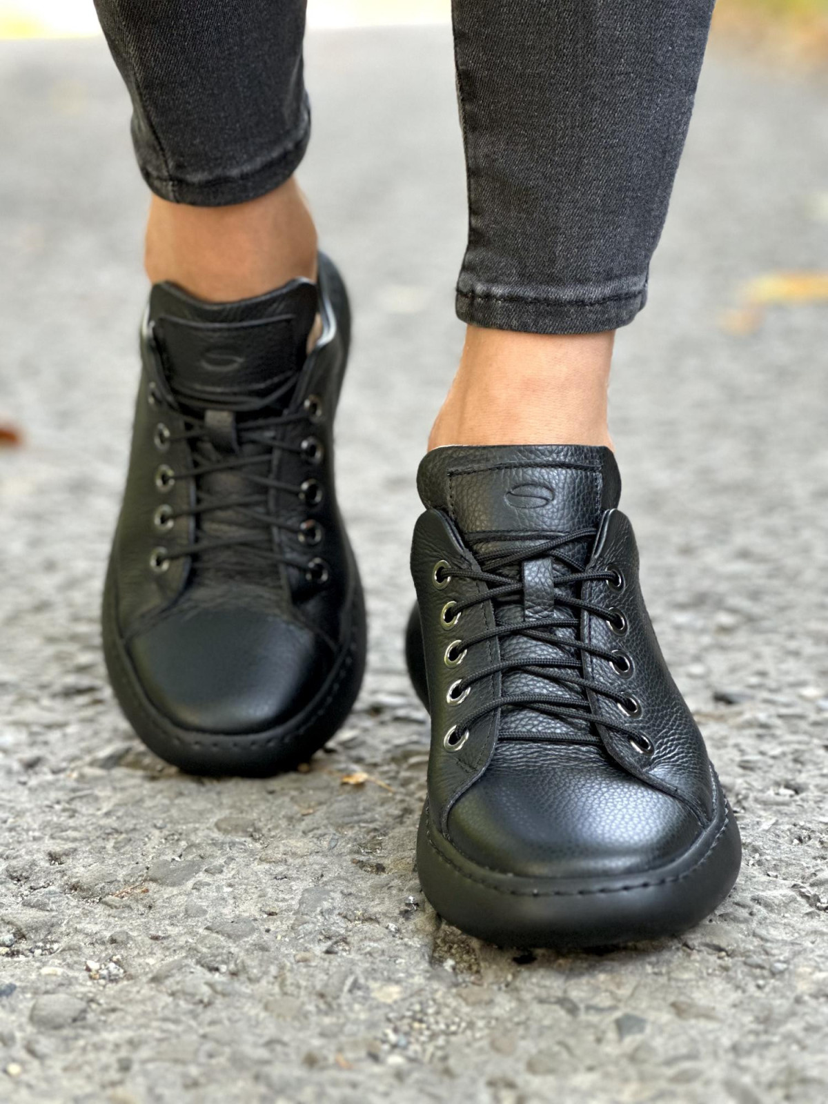 Czarne półbuty damskie skórzane